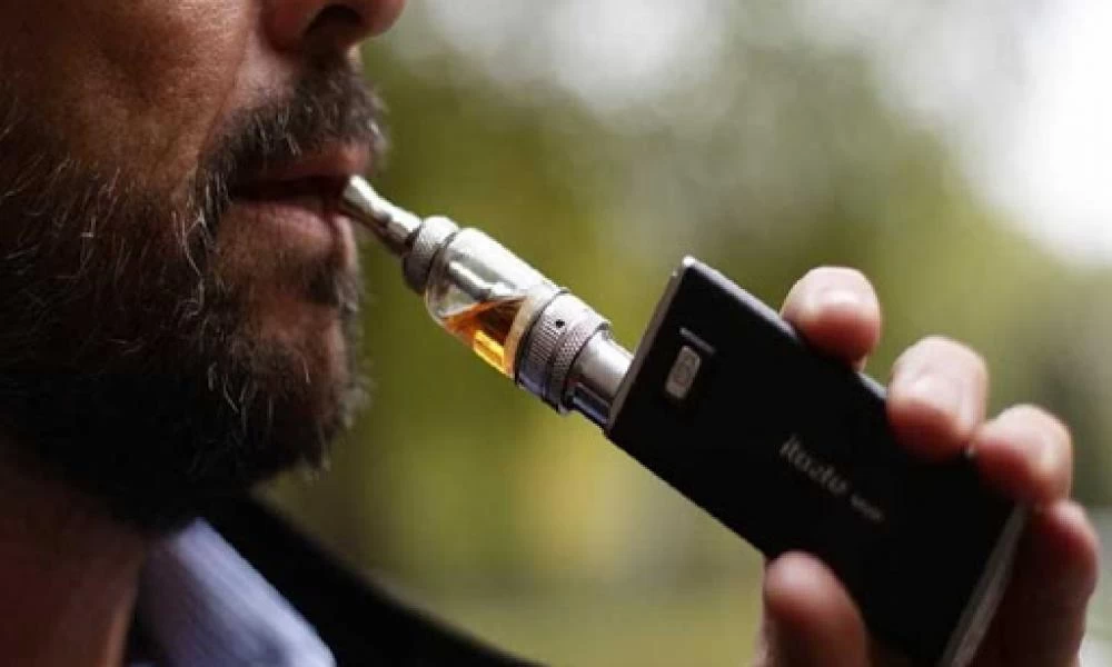 Έρευνα: Τα ηλεκτρονικά τσιγάρα βλάπτουν την υγεία όπως τα κανονικά